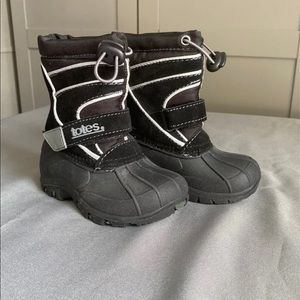 Toddlers snow boots size 5 T